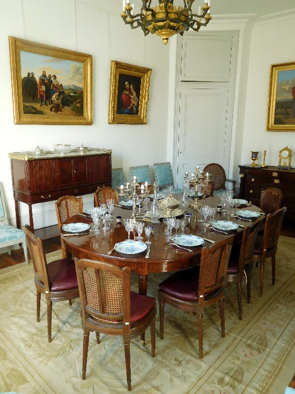 Très grande table de salle à manger de style Louis XVI en acajou massif, époque XIXe