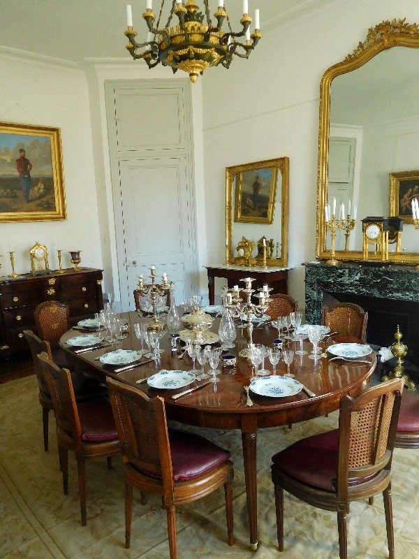 Très grande table de salle à manger de style Louis XVI en acajou massif, époque XIXe