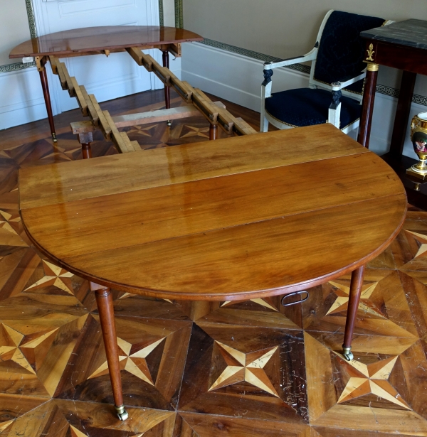 Table de salle à manger Louis XVI en acajou massif avec rallonge en acajou - début XIXe siècle