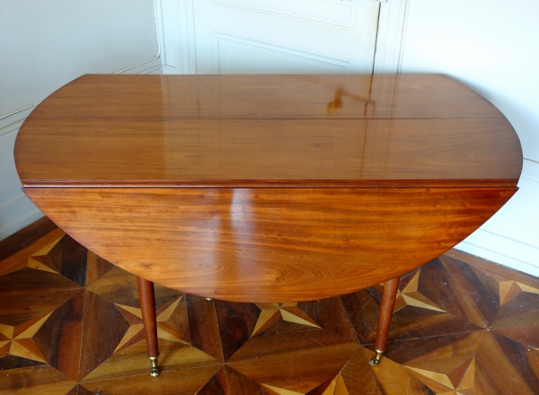 Large Louis XVI solid mahogany dining room table, early 19th century