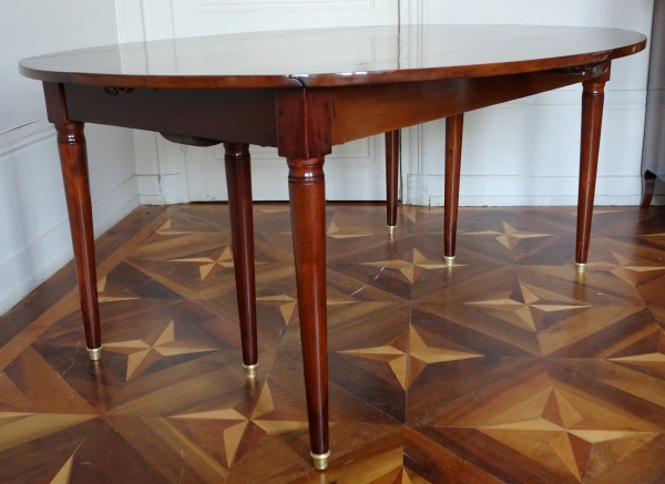 Large Louis XVI solid mahogany dining room table, late 18th century / early 19th century