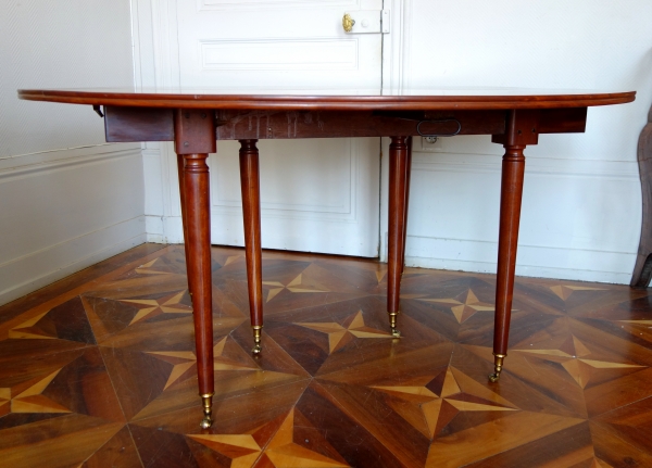 Large Louis XVI solid mahogany dining room table, late 18th century / early 19th century