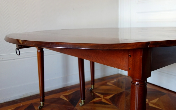 Large Louis XVI solid mahogany dining room table, late 18th century / early 19th century
