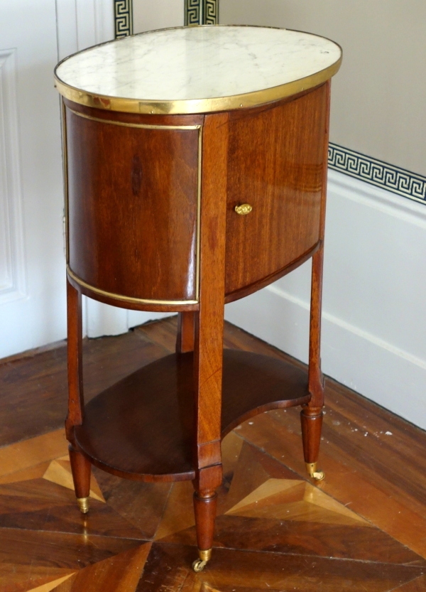 Louis XVI mahogany bedside table / coffee table, late 18th century
