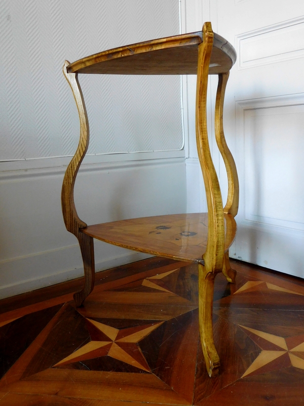 Majorelle : table à thé d'époque Art Nouveau aux chardons, Ecole de Nancy - estampillée, revernie