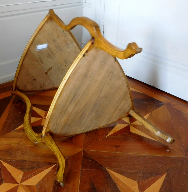 Majorelle : table à thé d'époque Art Nouveau aux chardons, Ecole de Nancy - estampillée, revernie