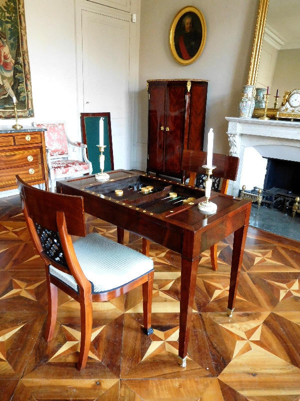 Table à jeu de tric-trac d'époque Directoire en acajou (XVIIIe siècle)