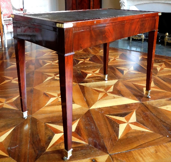 Mahogany backgammon / card table / writing table, late 18th century