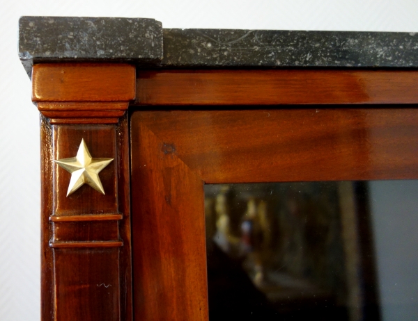 Empire mahogany showcase / bookcase, early 19th century circa 1805 - 76,5cm x 35cm x 146cm