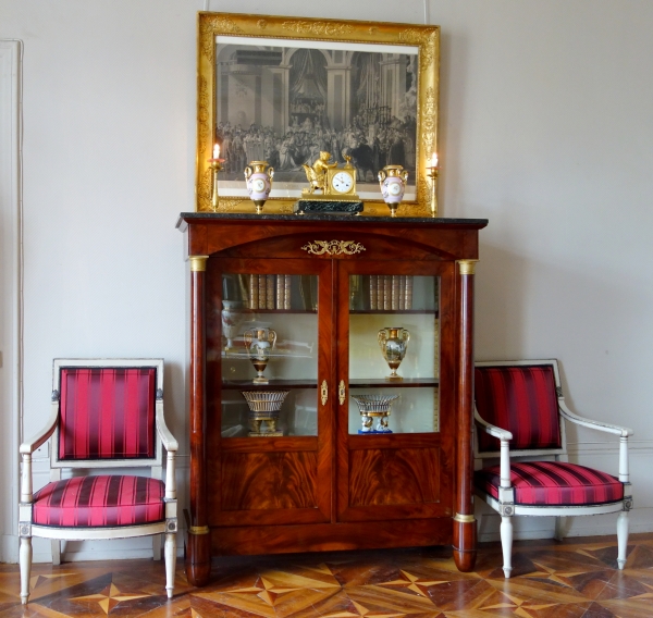 Vitrine bibliothèque à colonnes d'époque Empire en acajou, début XIXe siècle 