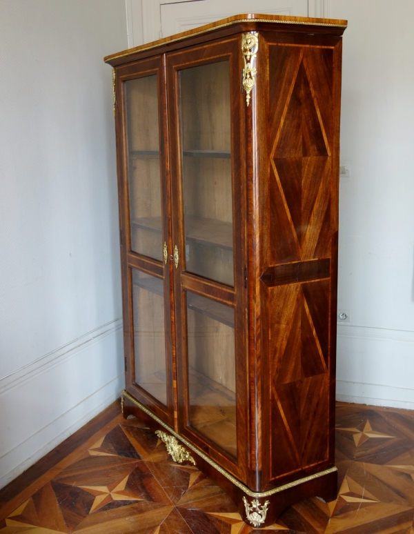 François Garnier : vitrine bibliothèque d'époque Régence Louis XV bois de violette, estampillée