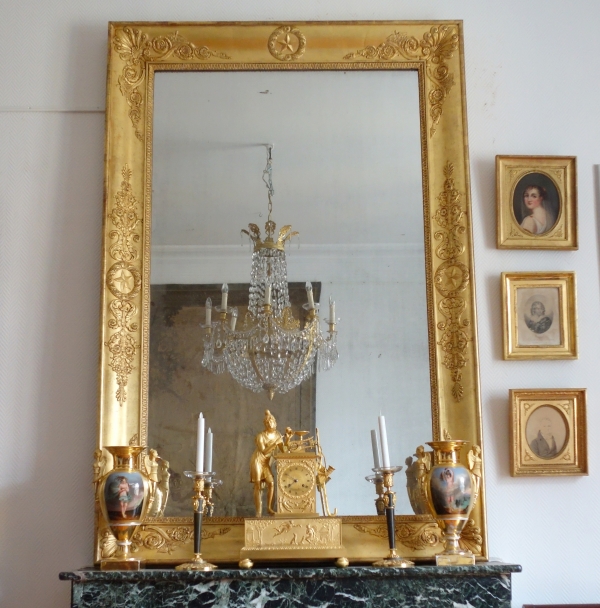 Important miroir Empire d'époque Charles X, bois doré et glace au mercure - 195cm x 128cm