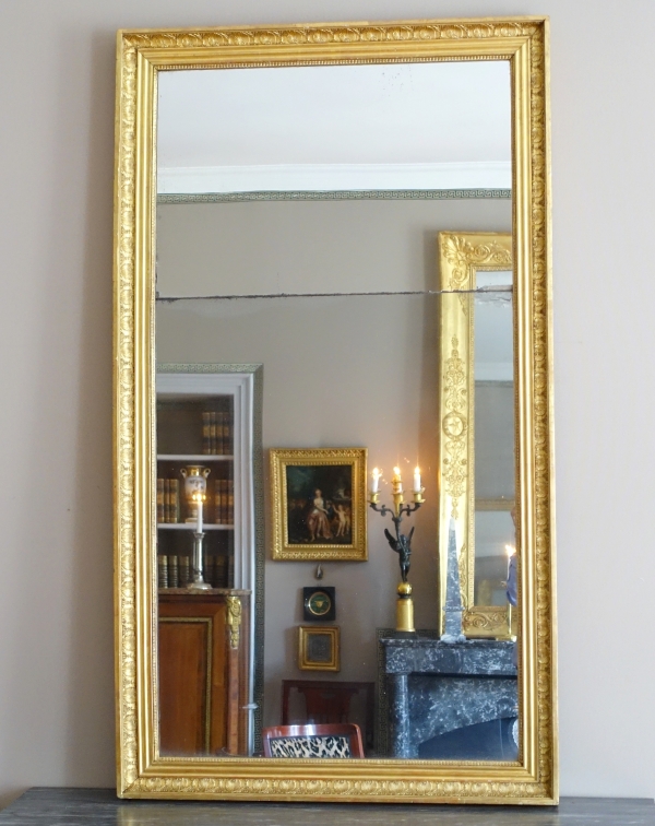 Grand miroir de cheminée, cadre en bois doré, glace au mercure, époque Empire - 157cm x 90cm