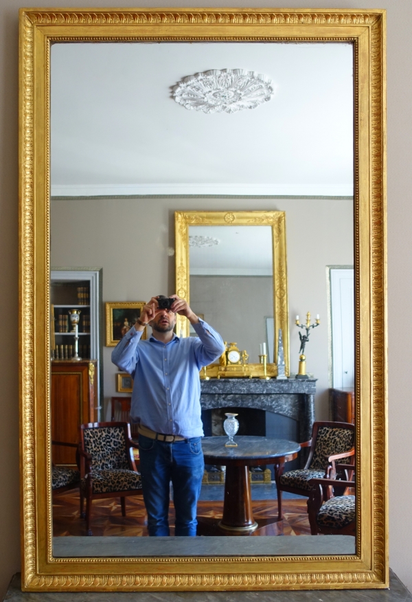 Grand miroir de cheminée Louis XVI Directoire doré à l'or fin, glace au mercure - 161cm x 102,5cm
