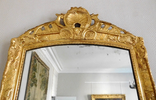 Grand cadre miroir en bois sculpté et doré, époque Louis XIV, glace au mercure