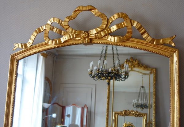 Grand miroir provençal Louis XVI en bois doré et glace au mercure - 143cm x 114,5cm