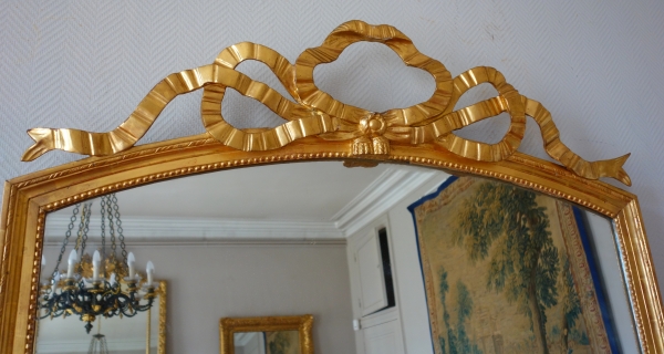 Grand miroir provençal Louis XVI en bois doré et glace au mercure - 143cm x 114,5cm