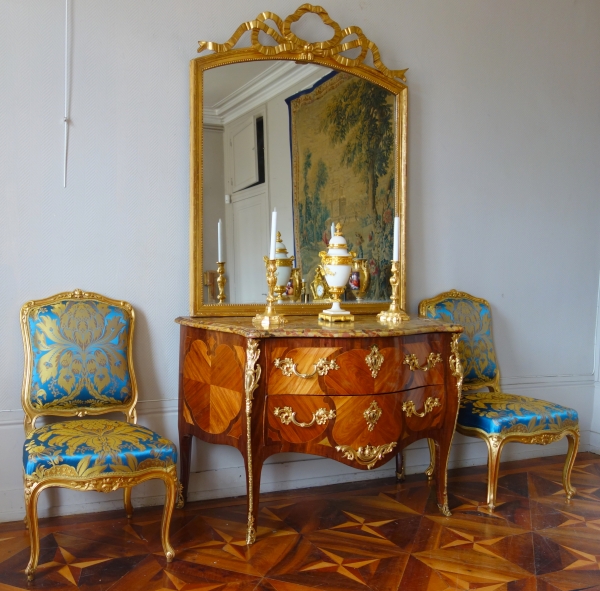 Grand miroir provençal Louis XVI en bois doré et glace au mercure - 143cm x 114,5cm