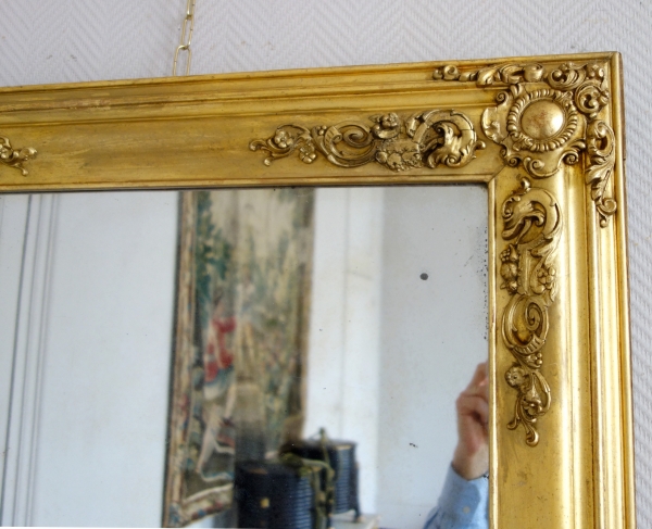 Miroir en bois doré à la feuille d'or à glace au mercure milieu XIXe siècle - 100cm x 80cm