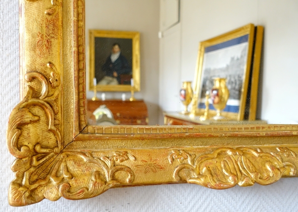 Miroir en bois doré d'époque Régence Louis XV - dorure à la feuille d'or - 97cm x 67,5cm