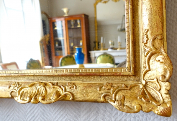 Miroir en bois doré d'époque Régence Louis XV - dorure à la feuille d'or - 97cm x 67,5cm