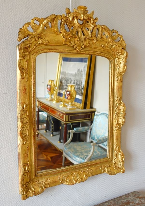 Miroir en bois doré d'époque Régence Louis XV - dorure à la feuille d'or - 97cm x 67,5cm