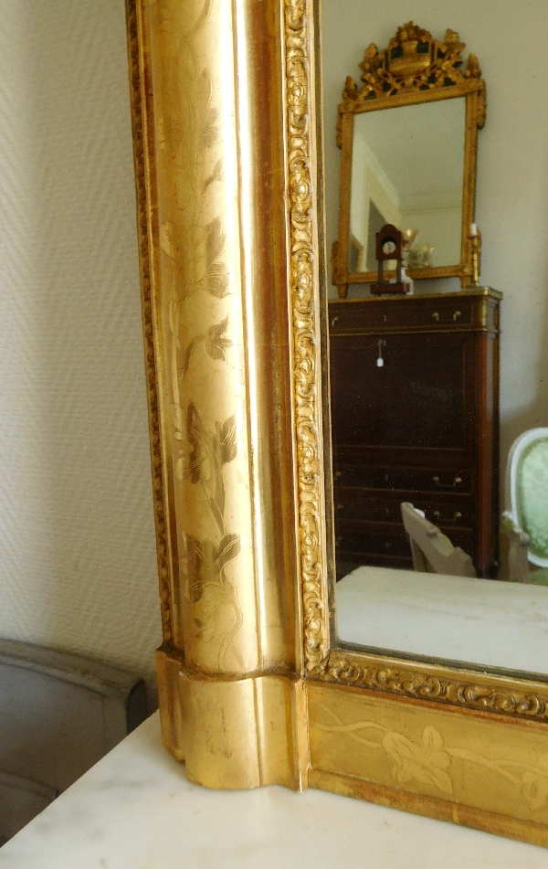 Miroir en bois doré à la feuille d'or, glace au mercure, époque Napoléon III