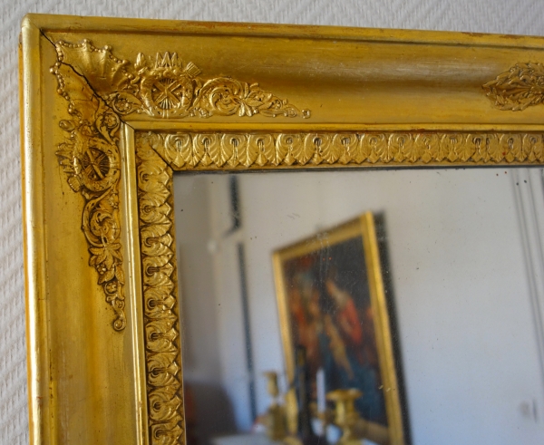 Miroir de cheminée d'époque Empire Restauration, bois doré glace au mercure - 85,5cm x 102cm