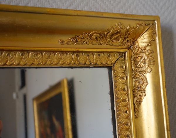 Miroir de cheminée d'époque Empire Restauration, bois doré glace au mercure - 85,5cm x 102cm