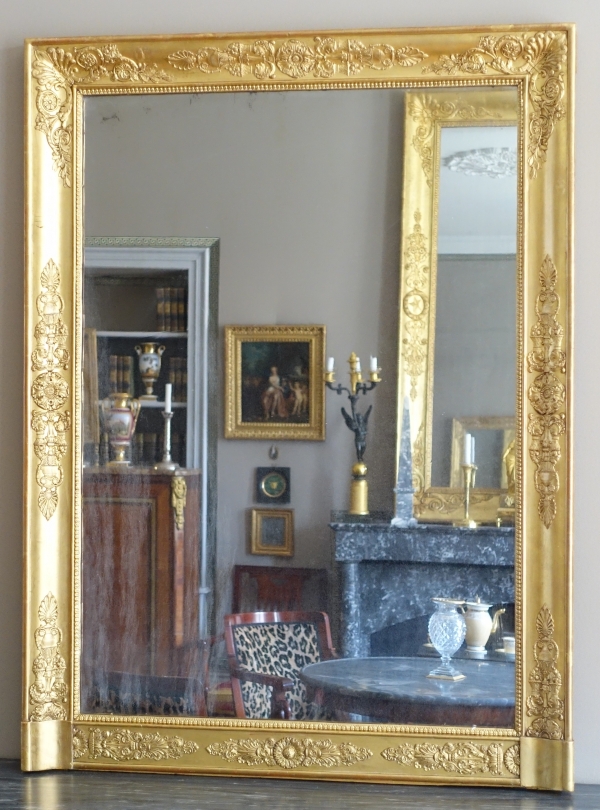Miroir de cheminée d'époque Empire Restauration, bois doré glace au mercure - 91,5cm x 123cm