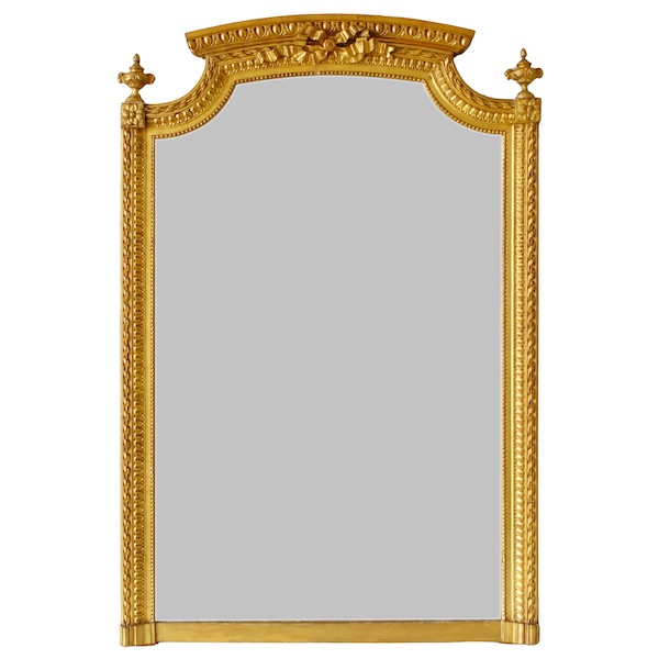 Miroir de cheminée de style Louis XVI en bois doré, décor de raie d'oves et rubans 128cm x 84cm