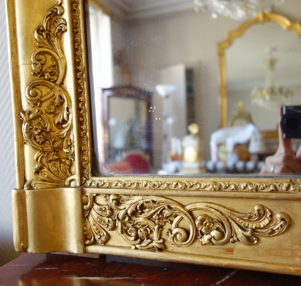 Grand miroir de cheminée Empire en bois doré à l'or fin, glace au mercure - 102,5cm x 130cm