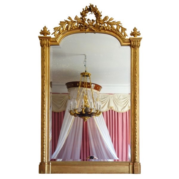 Miroir de cheminée d'apparat de style Louis XVI en bois doré - 189cm x 111cm