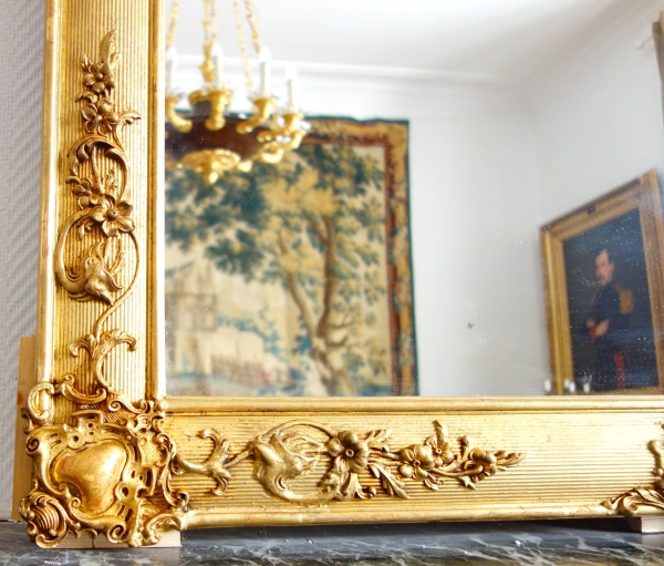 Miroir de cheminée en bois doré à la feuille d'or, époque Napoleon III - 106cm x 187cm