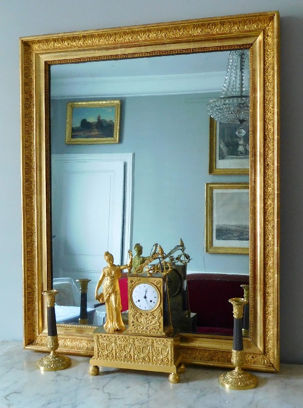 Miroir d'époque Empire, glace au mercure, cadre en bois doré à la feuille d'or - 88cm X 110cm