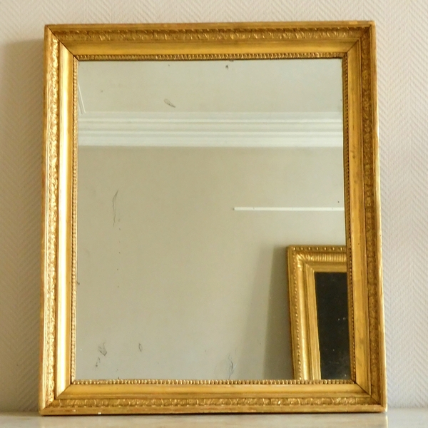 Miroir d'époque Empire, glace au mercure, cadre en bois doré à la feuille d'or - 65cm x 76cm