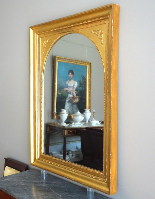 Miroir d'époque Empire Restauration à vue arrondie, bois doré glace au mercure - 89cm x 116cm