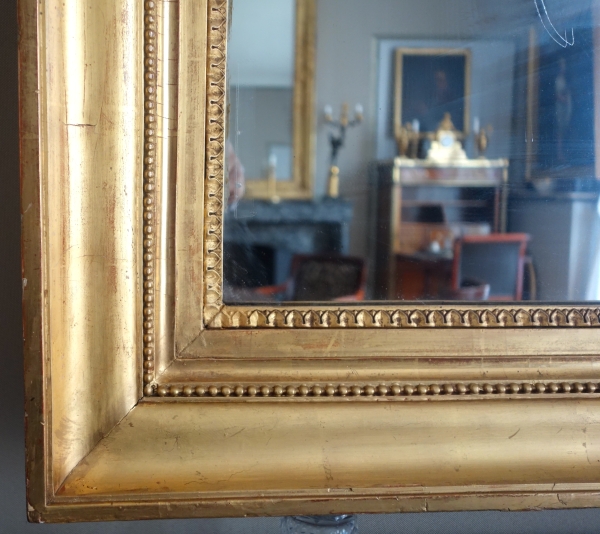 Miroir d'époque Empire Restauration à vue arrondie, bois doré glace au mercure - 89cm x 116cm