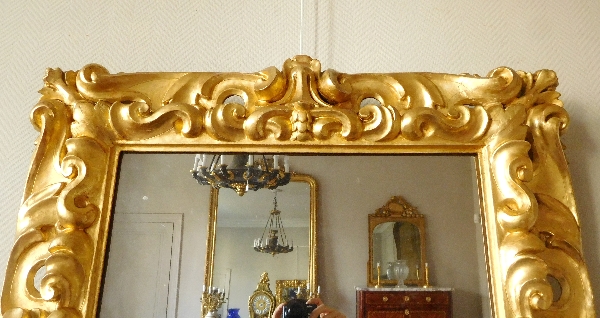 Grand miroir italien en bois sculpté et doré d'époque XVIIIe siècle - 98cm x 105cm