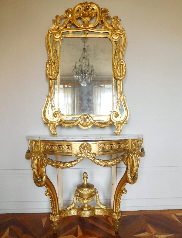 Grand miroir à parecloses en bois doré, glace au mercure, époque Louis XV Transition