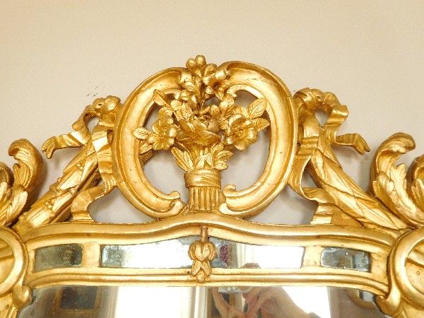 Grand miroir à parecloses en bois doré, glace au mercure, époque Louis XV Transition