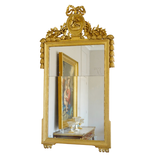 Grand miroir en bois doré d'époque Louis XVI aux fables de La Fontaine