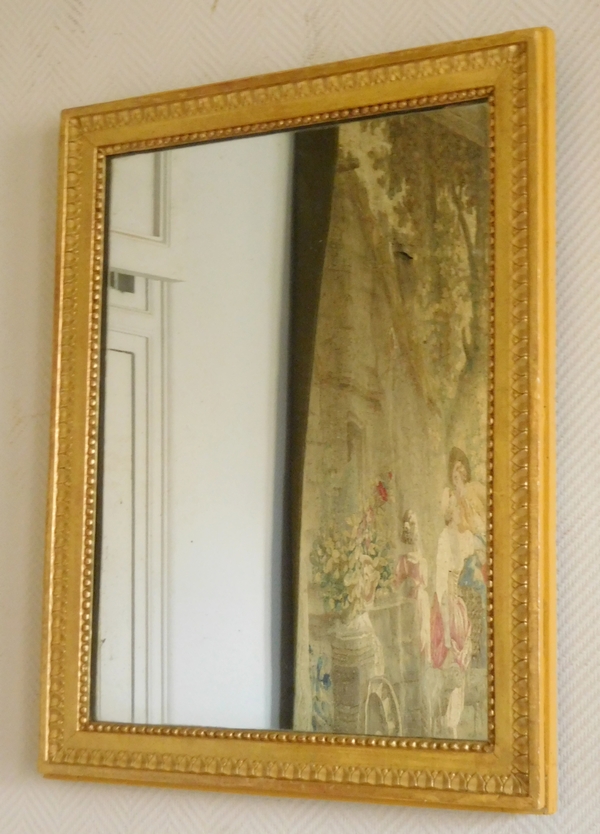 Miroir d'époque Louis XVI, cadre en bois doré, glace au mercure - 56cm x 72cm