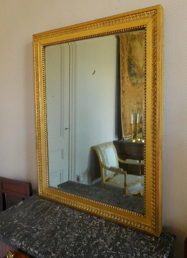 Miroir d'époque Louis XVI, cadre en bois doré, glace au mercure - 82cm x 104cm