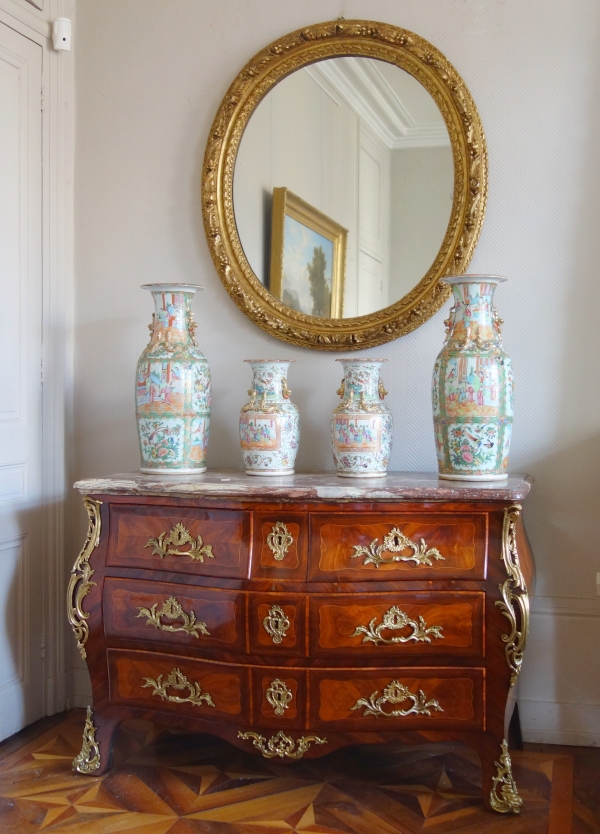 Grand miroir d'époque Louis XIII en bois sculpté et doré, glace au mercure - 109cm x 97cm