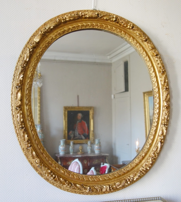 Large Louis XIII sculpted and gilt wood mirror, 17th century, mercury glass - 109cm x 97cm