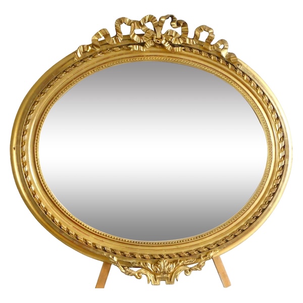Grand miroir ovale allongé de style Louis XVI en bois doré, époque Napoléon III - 96cm x 91cm