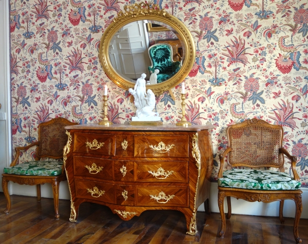 Grand miroir ovale allongé de style Louis XVI en bois doré, époque Napoléon III - 96cm x 91cm