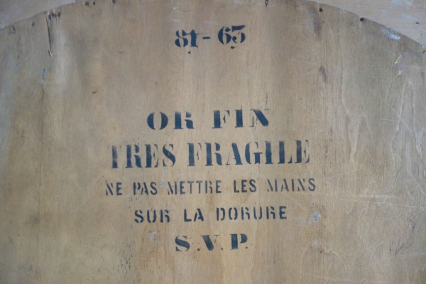 Grand miroir ovale allongé de style Louis XVI en bois doré, époque Napoléon III - 96cm x 91cm