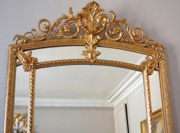 Miroir de cheminée à poser à parecloses en bois doré, époque Napoléon III - 101cm x 172cm